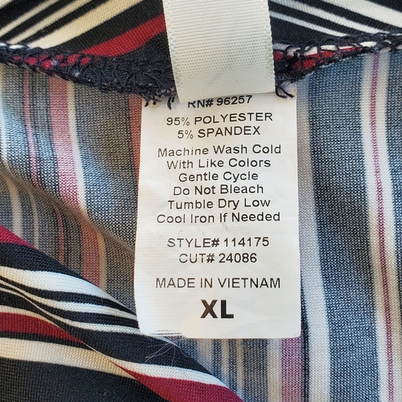 SENT TO THREDUP...3/4 Sleeve Blouse, (Per Seption) - Picture 4 of 4